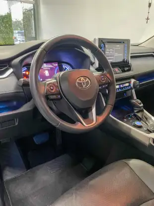 TOYOTA-RAV4-2020