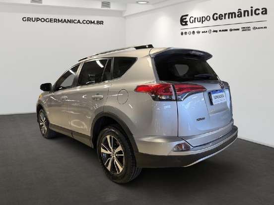 TOYOTA-RAV4-2018