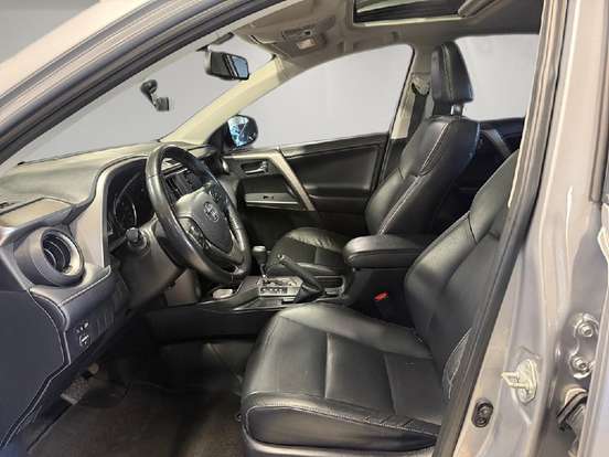 TOYOTA-RAV4-2018