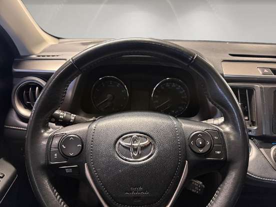TOYOTA-RAV4-2018