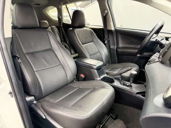TOYOTA-RAV4-2013