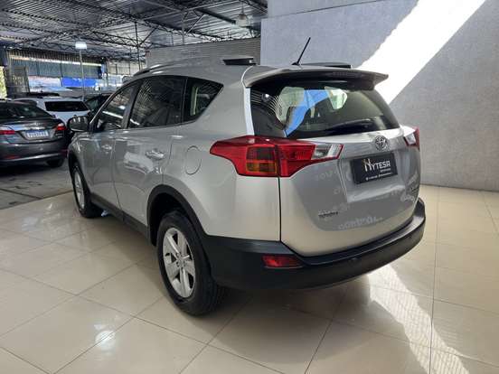 TOYOTA-RAV4-2013