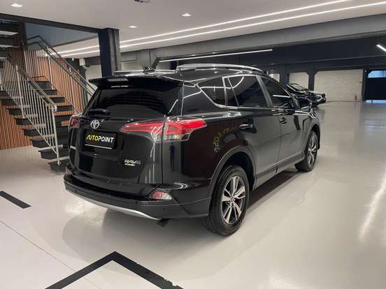 TOYOTA-RAV4-2018