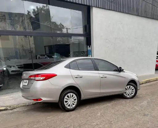 TOYOTA-YARIS-2020