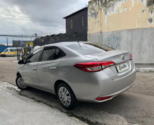 TOYOTA-YARIS-2020