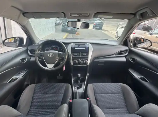 TOYOTA-YARIS-2020