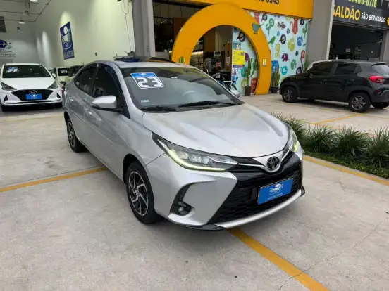 TOYOTA-YARIS-2022
