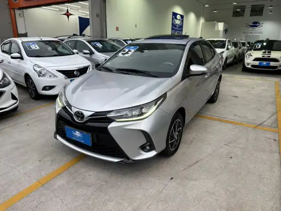 TOYOTA-YARIS-2022