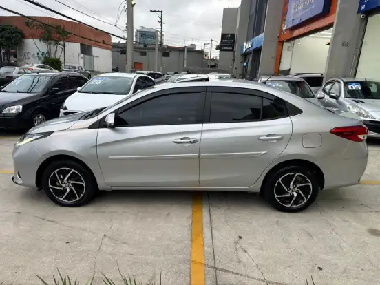 TOYOTA-YARIS-1.5 16V FLEX SEDAN XLS CONNECT MULTIDRIVE TOYOTA-YARIS-2022