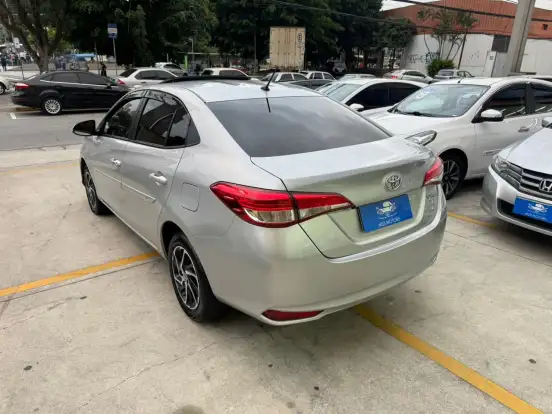 TOYOTA-YARIS-2022