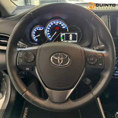 TOYOTA-YARIS-2024
