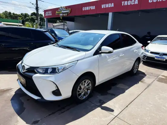 TOYOTA-YARIS-2023