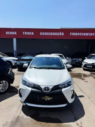 TOYOTA-YARIS-2023