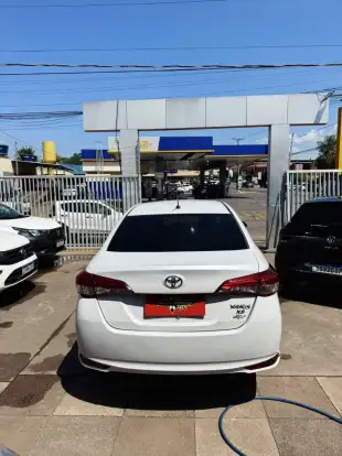 TOYOTA-YARIS-2023