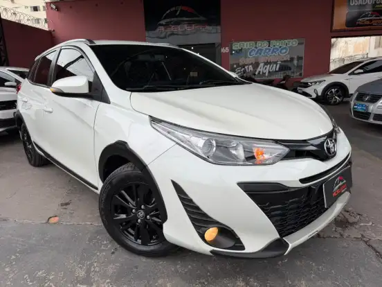 TOYOTA-YARIS-2019