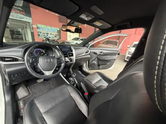 TOYOTA-YARIS-2019
