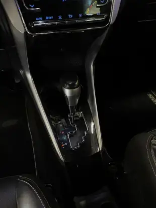 TOYOTA-YARIS-2018