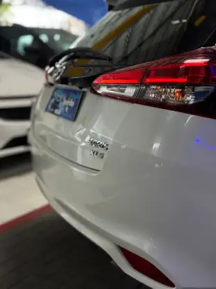 TOYOTA-YARIS-2018