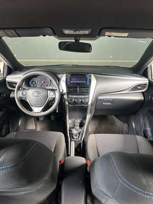 TOYOTA-YARIS-2020