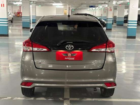 TOYOTA-YARIS-2019