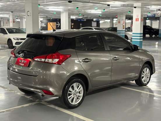 TOYOTA-YARIS-2019