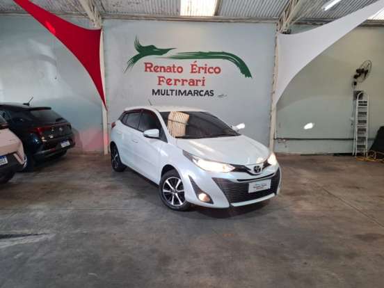 TOYOTA-YARIS-2019