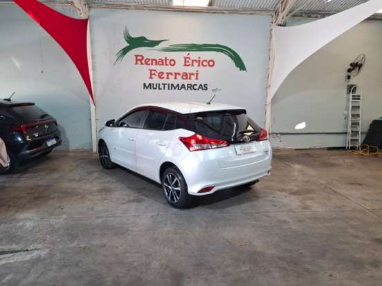 TOYOTA-YARIS-2019