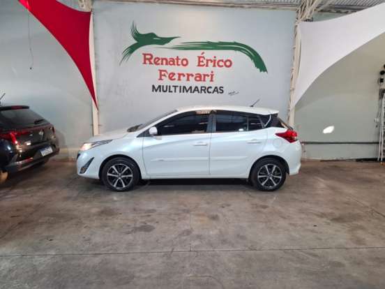 TOYOTA-YARIS-2019