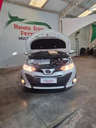 TOYOTA-YARIS-2019