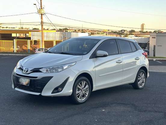 TOYOTA-YARIS-2019