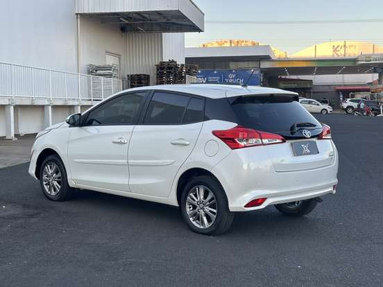 TOYOTA-YARIS-2019