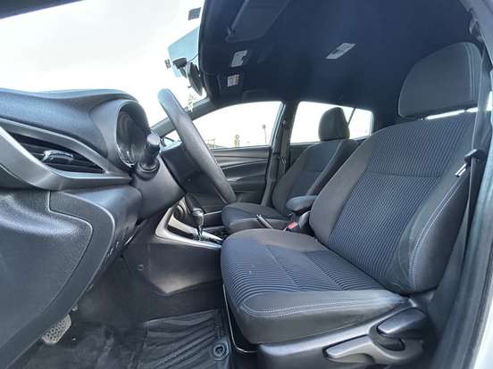 TOYOTA-YARIS-2019
