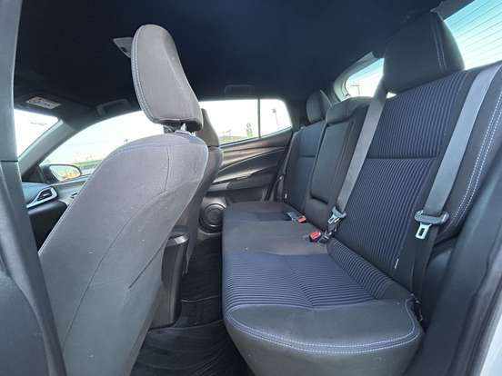 TOYOTA-YARIS-2019