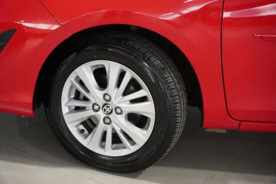 TOYOTA-YARIS-2018