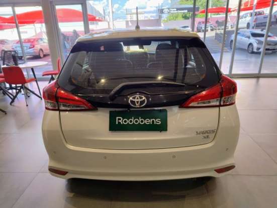 TOYOTA-YARIS-2019