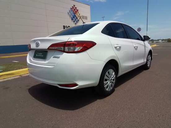 TOYOTA-YARIS-2023