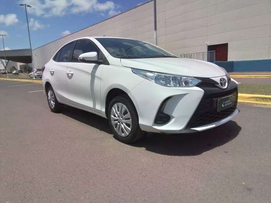 TOYOTA-YARIS-2023