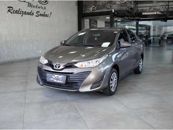 TOYOTA-YARIS-2019