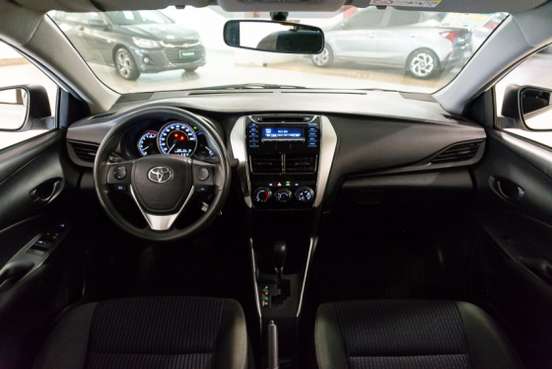 TOYOTA-YARIS-2020