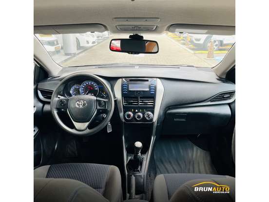TOYOTA-YARIS-2018