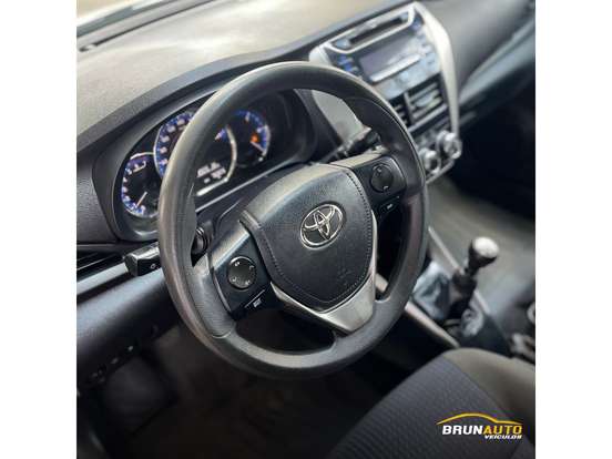 TOYOTA-YARIS-2018