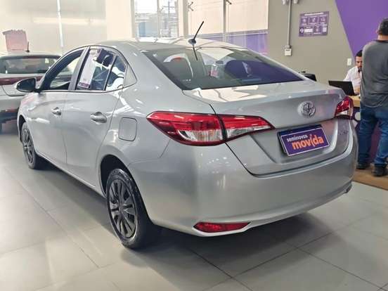 TOYOTA-YARIS-2024