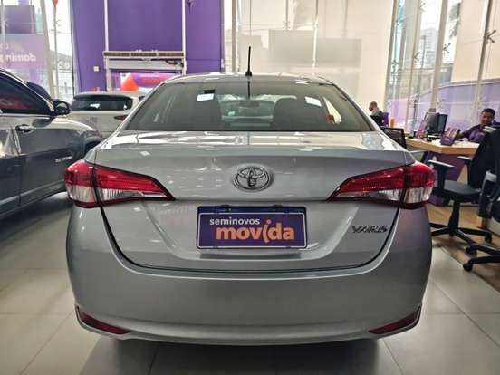 TOYOTA-YARIS-2024
