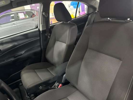TOYOTA-YARIS-2024