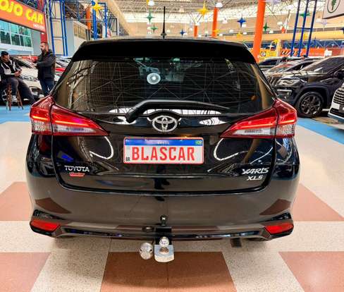 TOYOTA-YARIS-2018