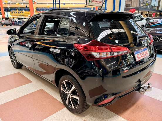 TOYOTA-YARIS-2018