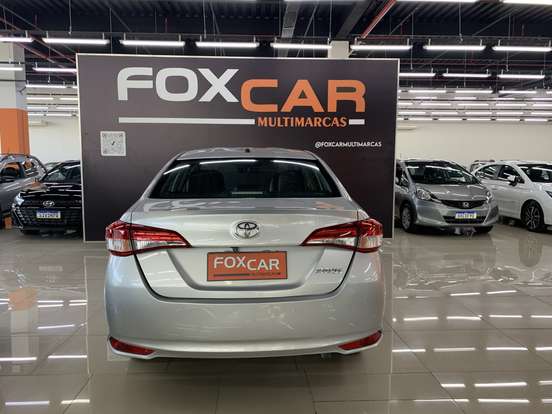 TOYOTA-YARIS-2020
