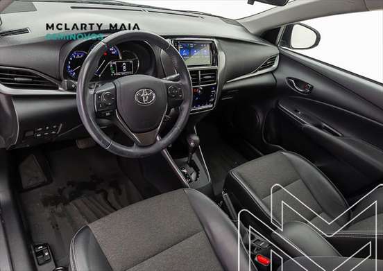 TOYOTA-YARIS-2022