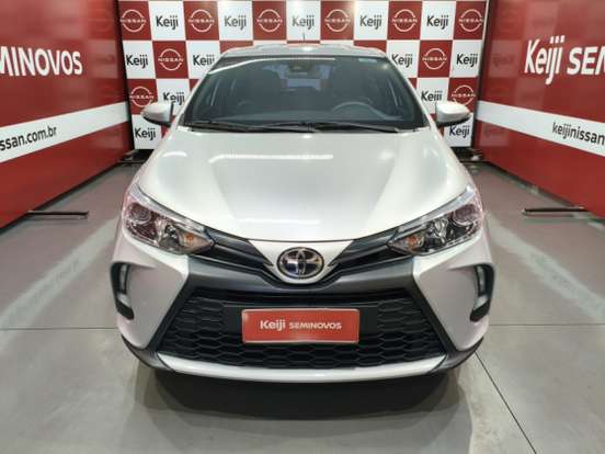 TOYOTA-YARIS-2023
