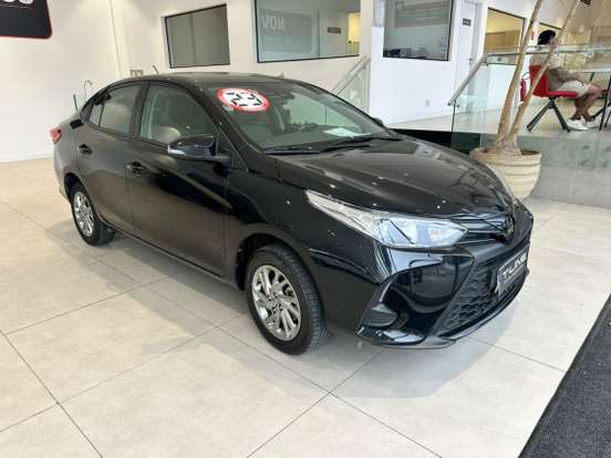 TOYOTA-YARIS-2022